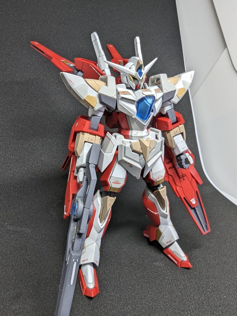 イエロー部は白混ぜたゴールドと赤混ぜたゴールドの2種で塗装赤はハーマンレッドをベースに塗装しました少しのモールド追加とスジ彫り