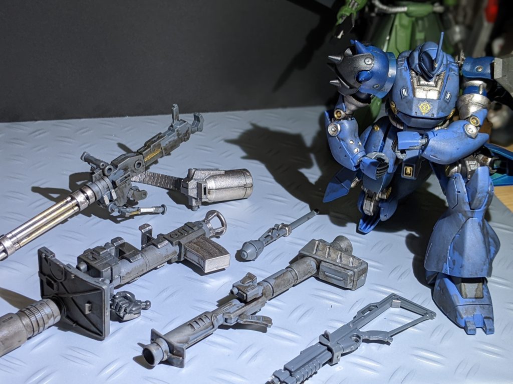 腕と脚を変えてるので膝立ちとケンプの背の低さを変えてます。