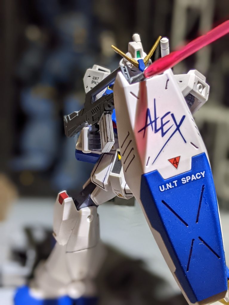 過去にあげたスレッガージムの自作連射エフェクト消えたので妥協のサーベルエフェクト…