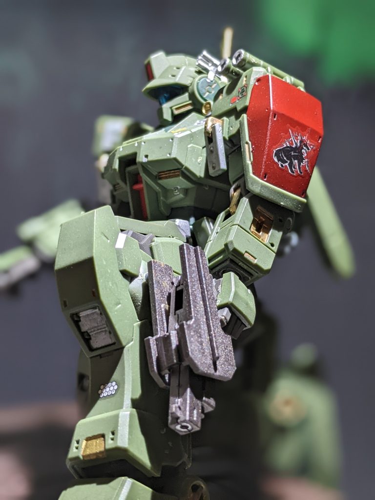 ホルスターから引き抜くは…