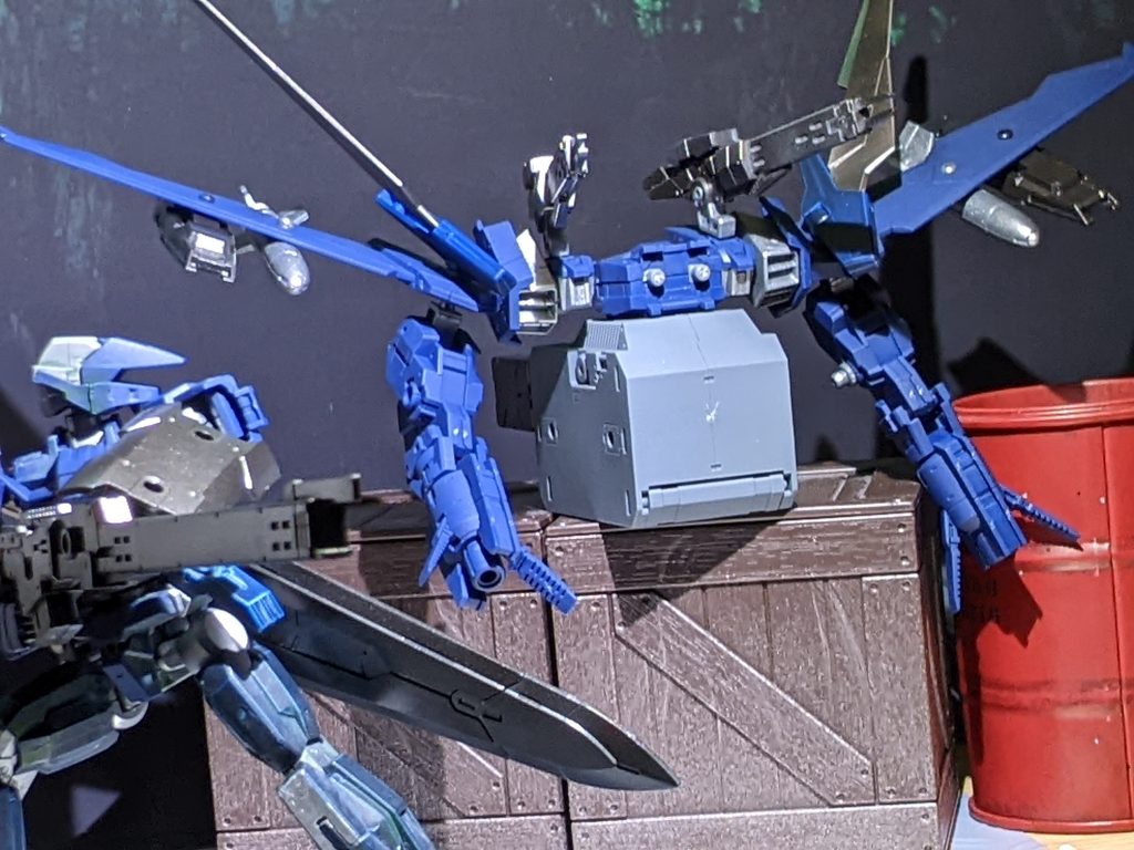 「対空警戒要請か、とりあえずみと………ん………？」