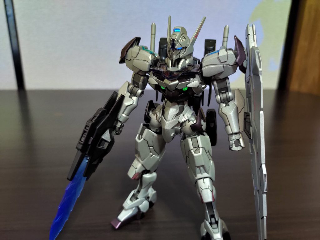 正面からシールで補填しているカラーは蛍光グリーンを塗っています