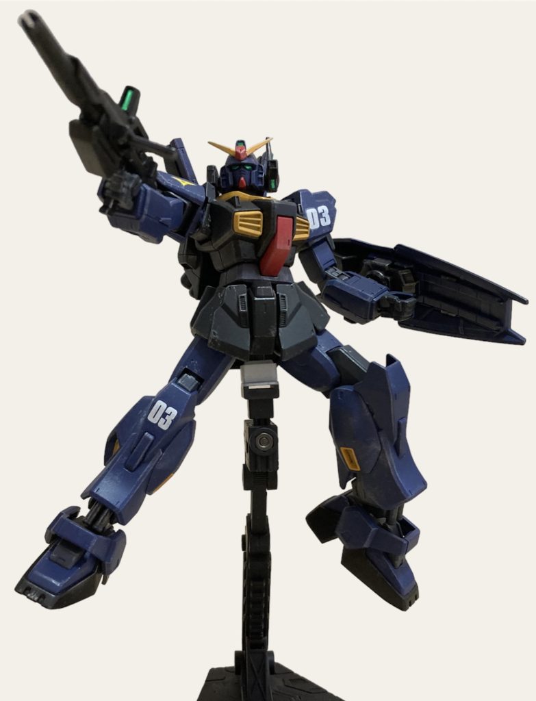 先日、同じ物を会社の方から譲ってもらったので今度はエゥーゴカラーかアムロ専用カラーどちらかで作ろうと思います。あ〜でも、もう少し順番は回ってこないか 閲覧ありがとうございました。現在、別の機体を製作中ですので完成したらアップしたいと思います。