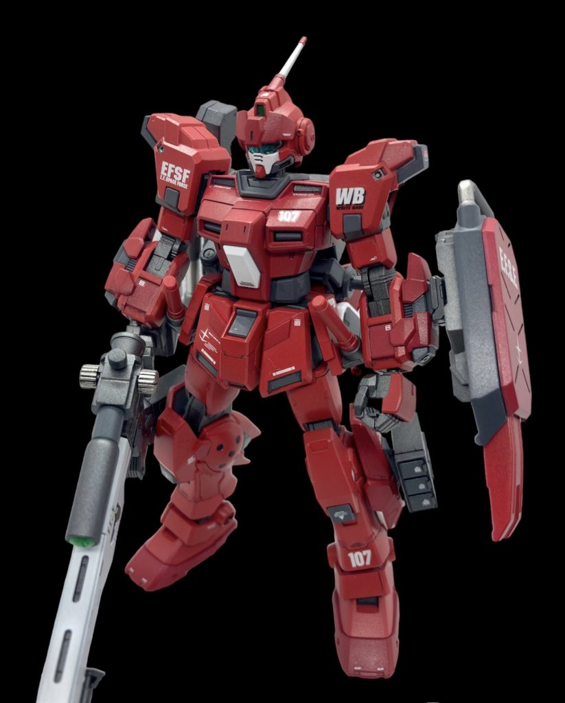 フットミサイルの蓋もマスキングして塗り分けてます。わからんレベルだけど自己満足。脚部も赤2種使ってますがほんとにわかりづらい・・・