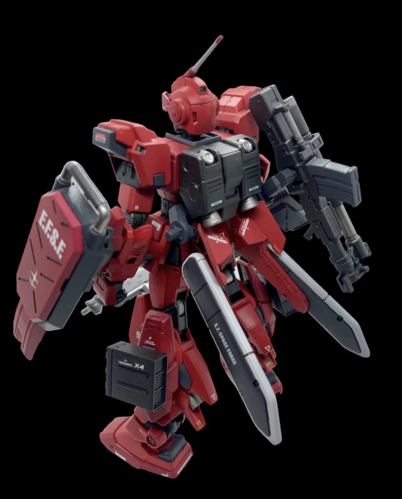 ゴチャゴチャした後ろ姿すきです。こうやってみると赤の色の違いがわかるのはスリッパぐらい?