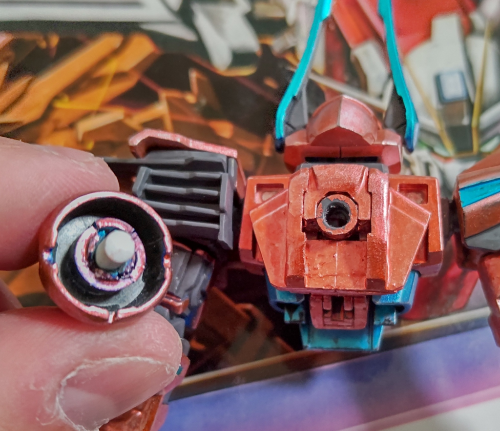 背中のGNドライヴについて背中のコアスプレンダーはGNドライヴを取り付けるために削っています