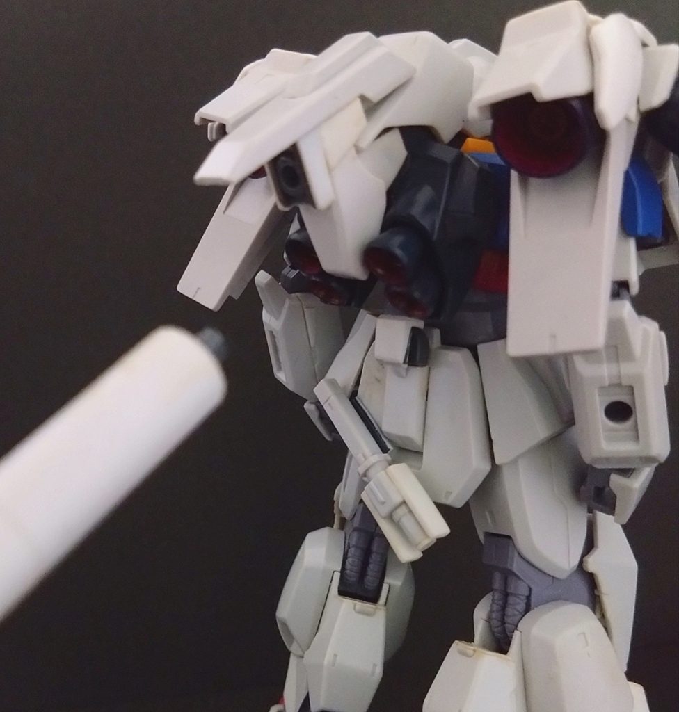  足首と肩部に装甲を追加､胸部装甲の形状変更､背部のプロペラントタンクの大型化にパージ可能に仕様変更