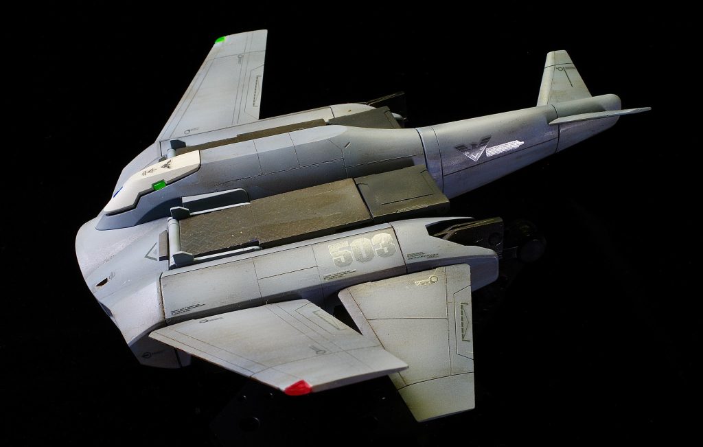 デカールは退色に近いグレーのやつを使用。