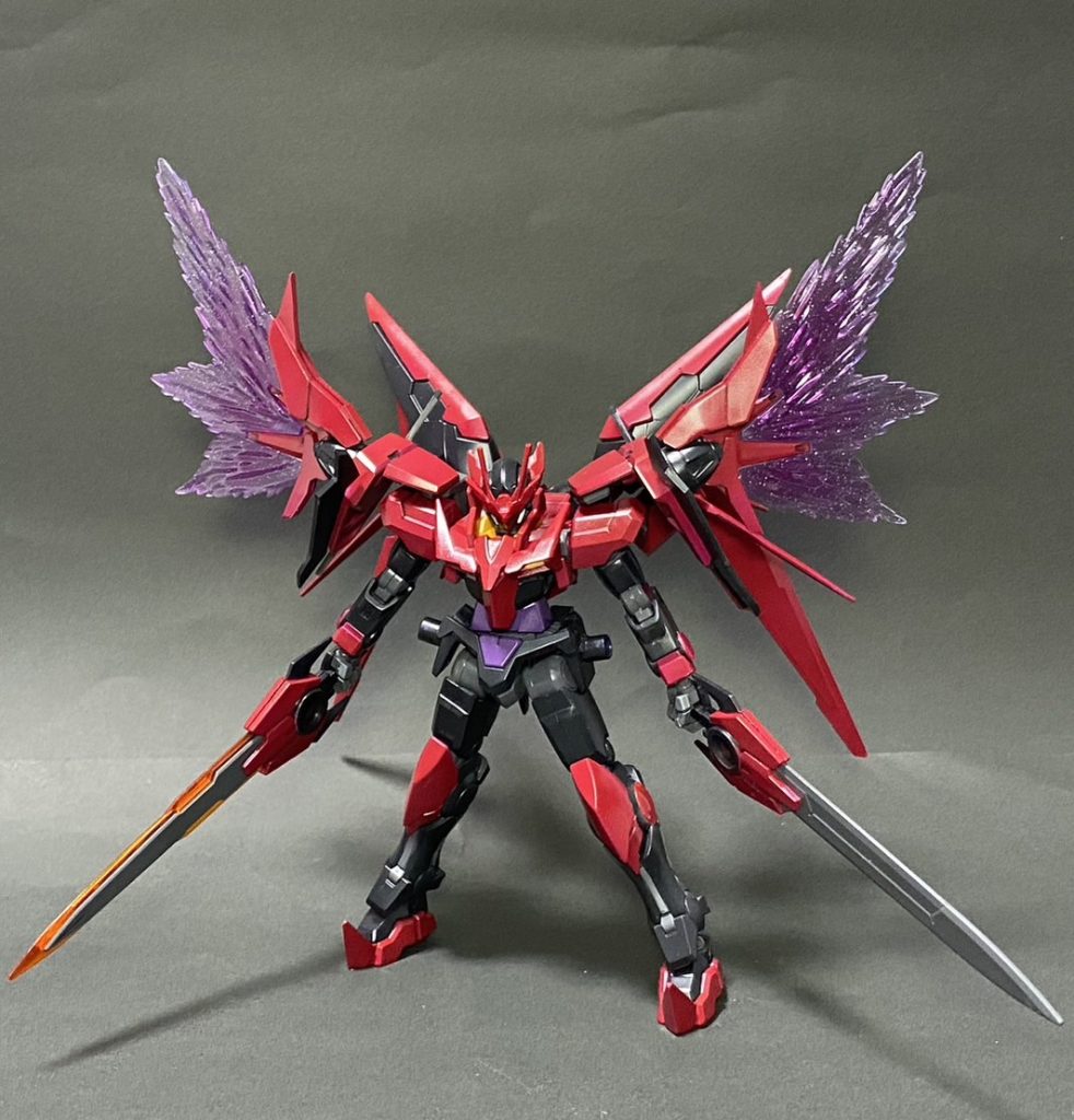 HGダブルオーガンダムをベースにして、ツインドライブはダブルオースカイから、頭と足はエクシアダークマターを使用しています。