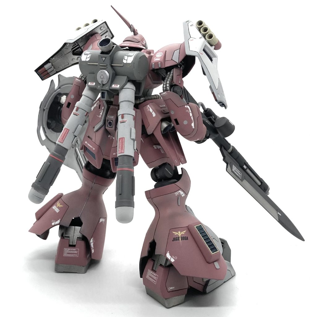 あっ!プロペラントタンクも付けました。これはギュネイ機(次回アップしようと思います)との変化を付けたくてバーニア部分を変更しました。