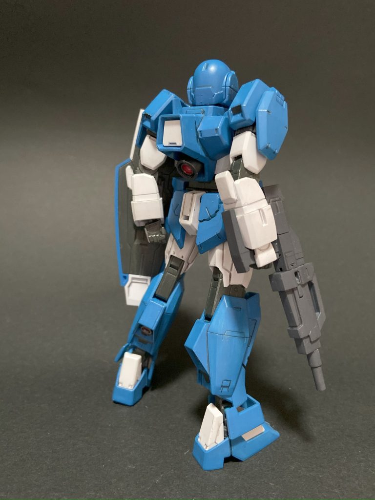 ちょっとだけ実戦経験機っぽい雰囲気で塗りました。