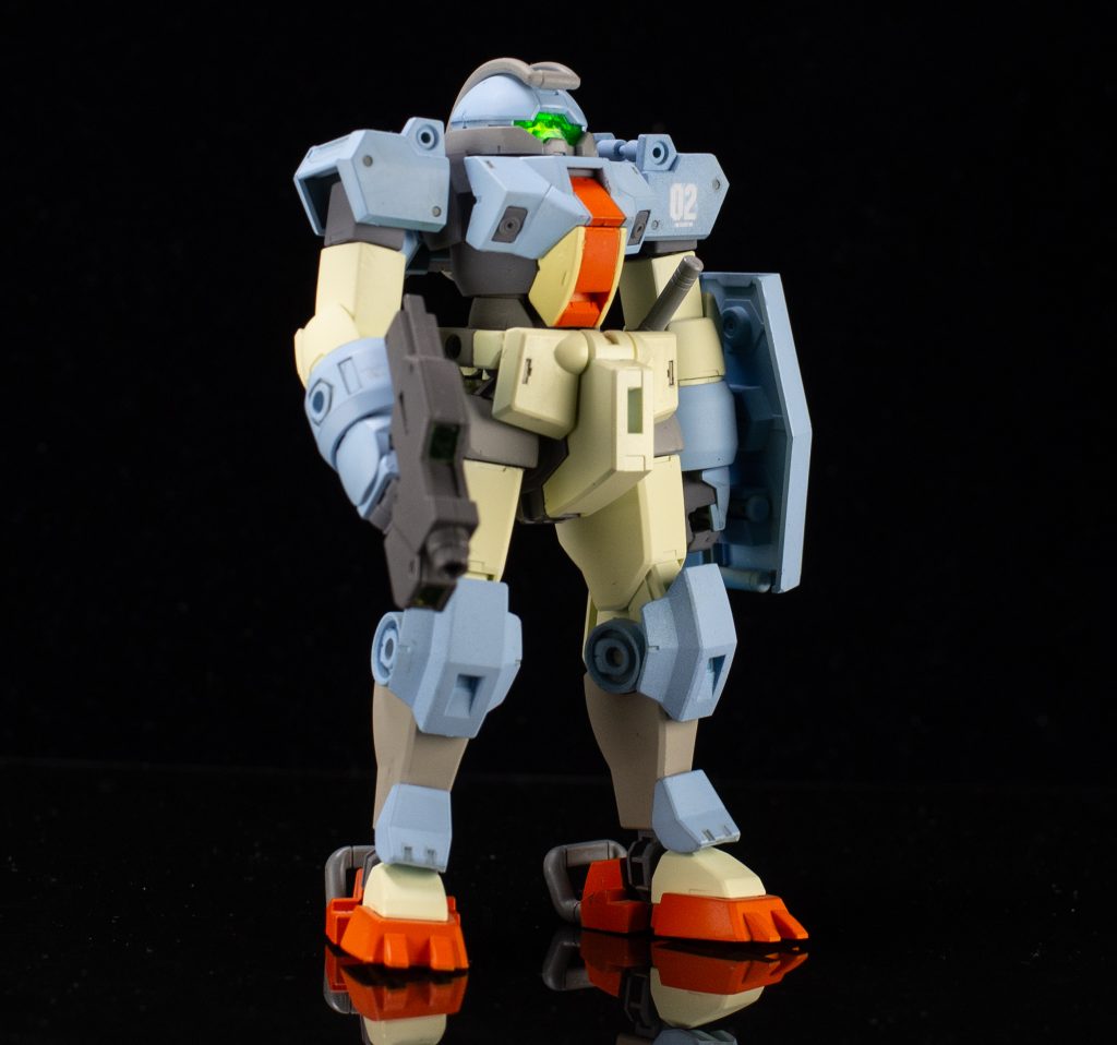 使った色は、メカトロウィーゴカラーのみずいろ、あいぼりー、あっしゅと、タミヤのピュアオレンジです。胸の水色とオレンジがガルフカラーっぽくて気に入ってます