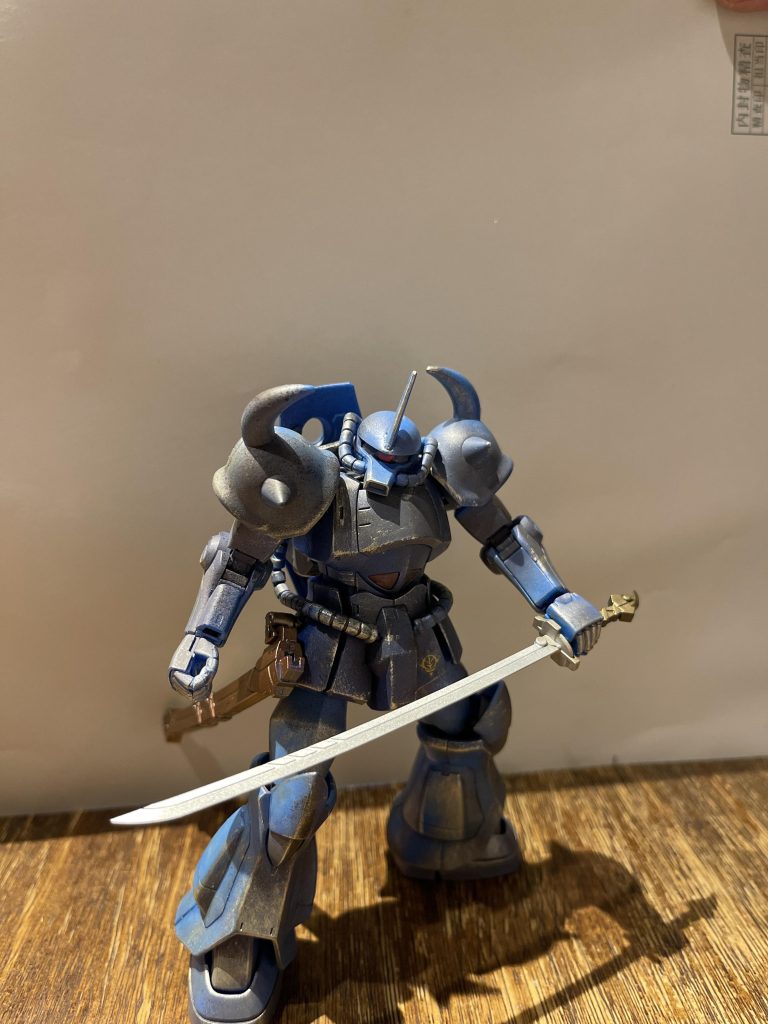 太刀持たせてました