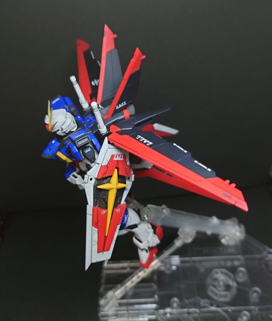 SEED用の水転写式デカールを使用しています。リアリスティックデカールはあまり好みではないので( •̥-•̥)