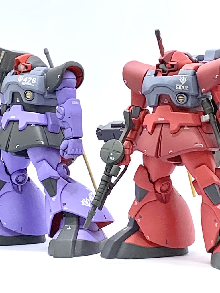 前に作ったリック・ドムと。デカールを基本おそろいになるように貼ってます。