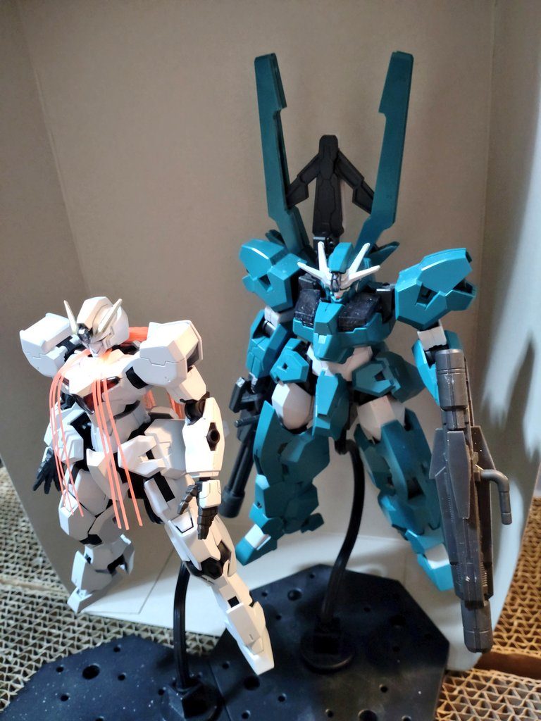 てっきりルブリスウルの装甲がパージされてたらこんにちはしてくるとばかり思ってたガンヴォルヴァ思いの外良キットでした　そのうち↑の2体でニコイチミキシングなんかしてみたいですね　