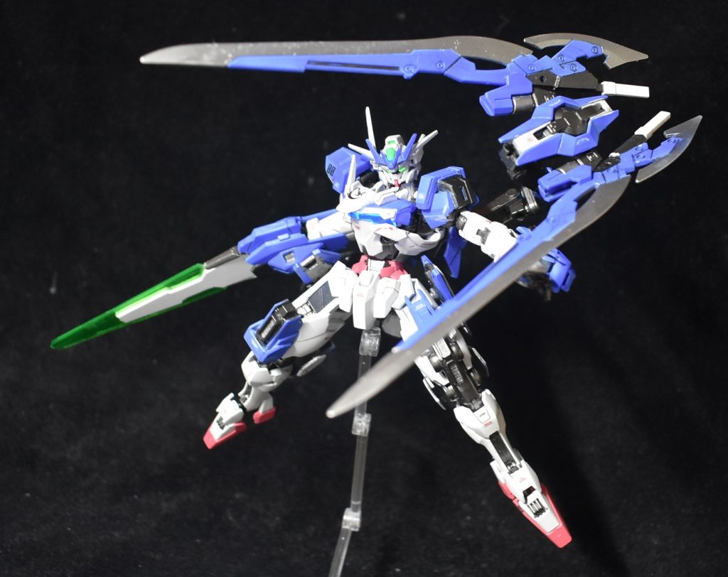 肩のアームは結構よく動きます元のアストレア2が最近出たばかりで資料があまりないのでわからないところは自分でアレンジ