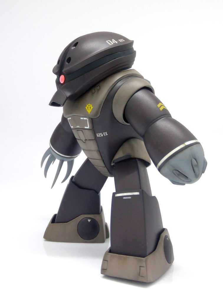 塗装はMGアッガイ用カラーをそのまま吹きました。その後タミヤのウェザリングマスターで適度に汚しを行いました。デカールはホワイトラインと紋章などを少々配置、数字はMGアッガイのものを利用しました。