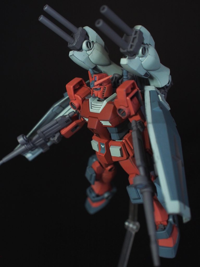 背部キャノンは足を軸にしつつ4㎜プラパイプでツインキャノンにしました。