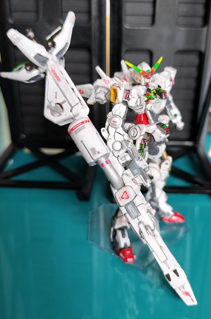 ４）太陽になりそこねた惑星＝木星の強大な重力圏で活動するため、地球圏では考えられないような強大な推力を発生する４基のイオンエンジンを備えた”ランチャーブースター”を主装備とする。●ブースターの製造はニンバス社が担当し、このモデルは「ニンバス2000」というらしい。●詳しい情報が殆どないことから「木星の魔女」という二つ名ご付いたというのが、もっぱらのウワサだ。