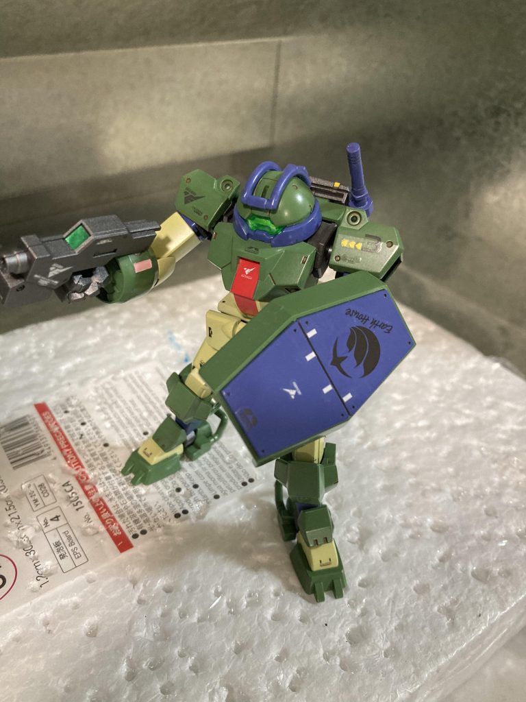 スミ入れ→デカールを貼り終わった段階です。もとがいいモデルなんで十分カッコいいですよね！