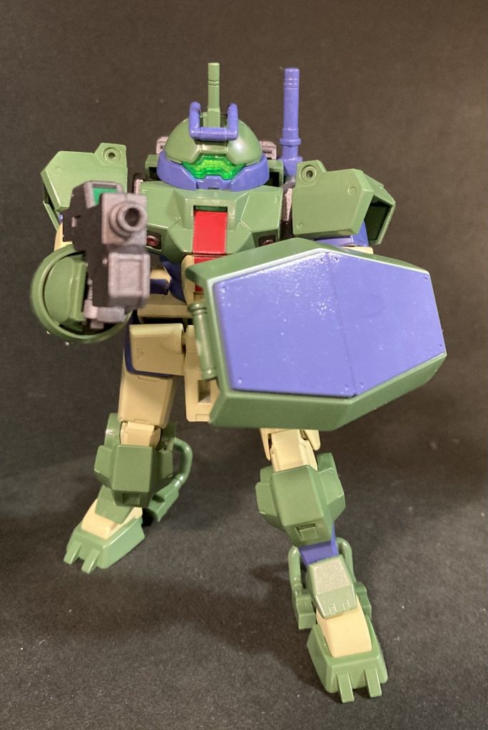 初エアブラシでの塗装です。シールドなど広い面に関してはざらついていたり、ムラになったりしました。皆様の作品、モデラーさんのYouTubeなどで勉強させて頂きます。