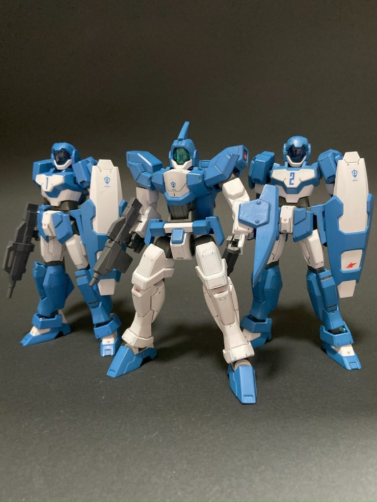 ディーヴァ隊の３機。並べる愉しみもプラモデルならではかもしれません。