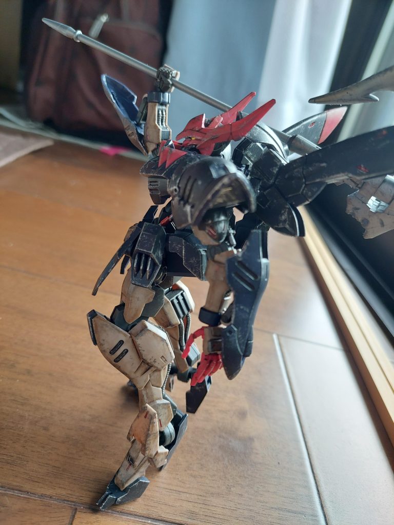 関節が緩くてポージングが難しいけど、カッコいい！