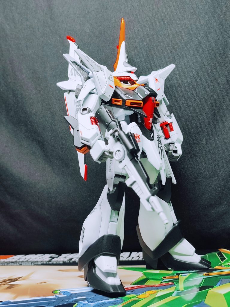 ライフルもνガンダムを意識した塗り分けで 