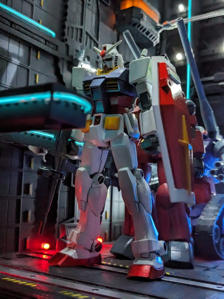 ガンキャノンは20年以上前に初めて塗装まで終わらせた思い出の一機。