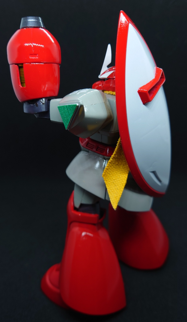 スカーフは100均で購入した端切れを黄色に塗ってカットしました。