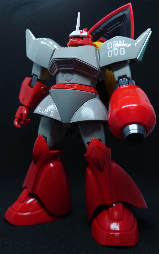 DRN.000 はブルースの型式番号。ブルースヘルメットのサングラス?部分を再現するためモノアイは付けていません。