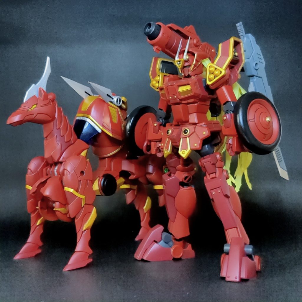 最後に武者鞍歩とツーショット。SDモードからリアルモードへの変形、武者鞍歩への乗馬などトータルバランスを考えながらの製作だったのでとても頭と時間を使いました。とりあえず完成してホッとしています。最後までお付き合いいただきありがとうございました。