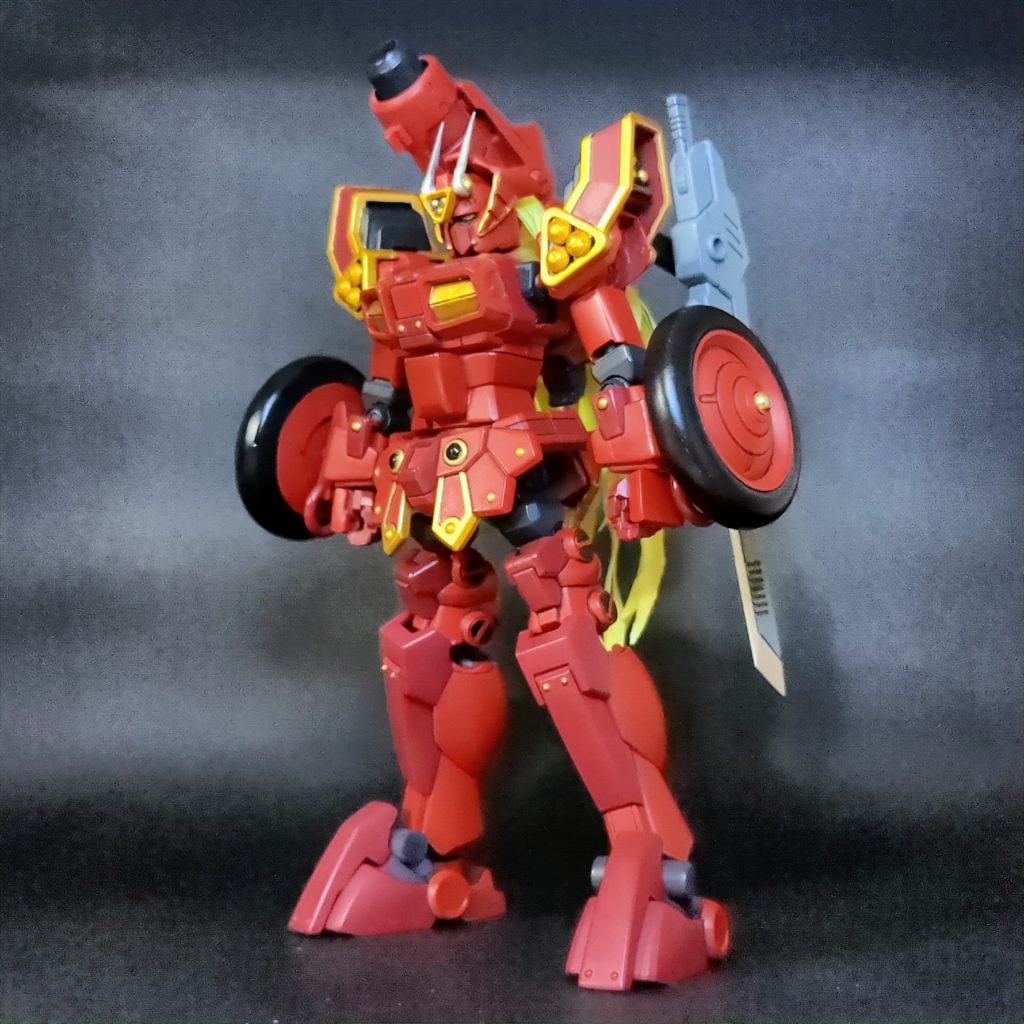 腹部と脚部はライトニングブラックウォーリアから流用しました。二の腕は78の物を使用して頭部周辺（ブレード、兜、髪）は自作しました。