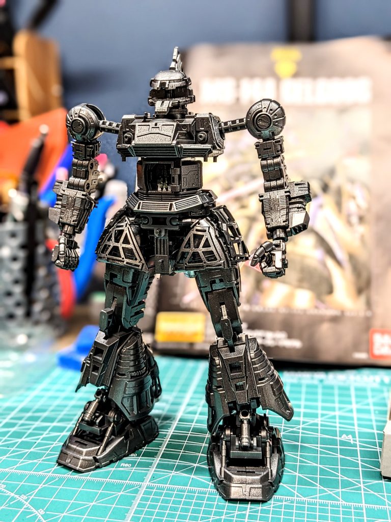 ガンメタルのフレーム。パーツに直接吹いてます。