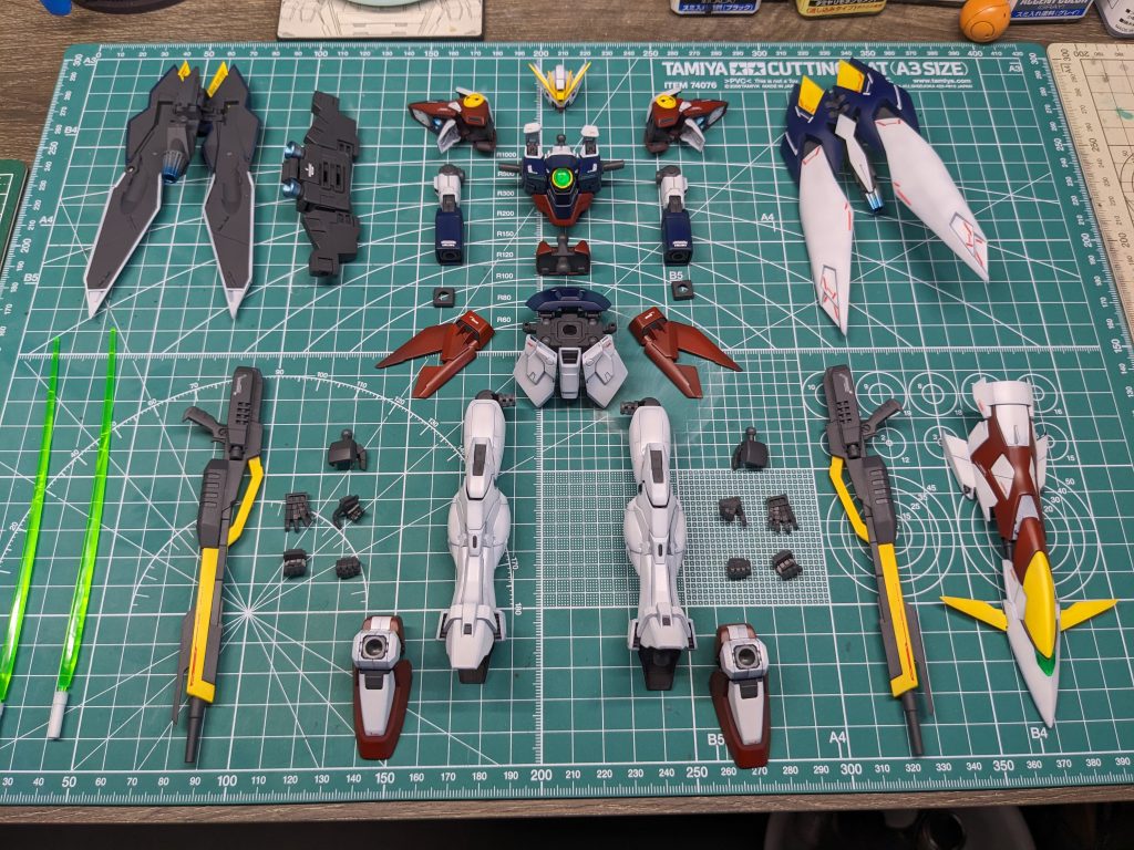 組み上げ前。このときが一番テンション上がりますね笑