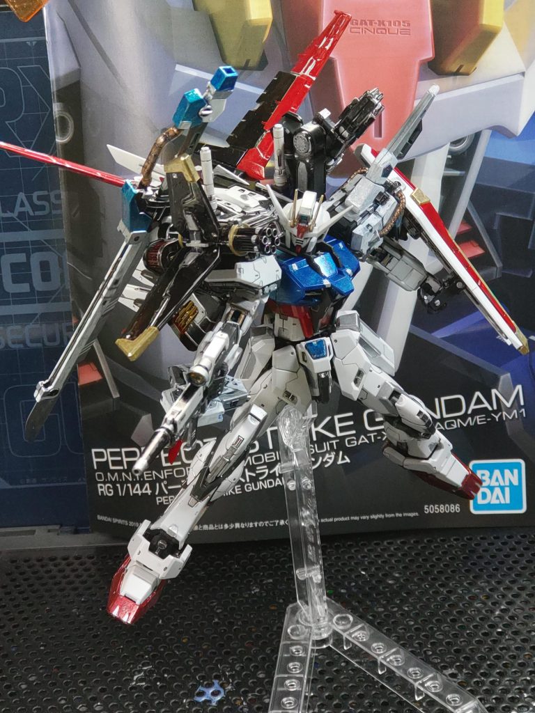 デカールシールを貼る前ポーズはこっちの方が良かったかな？