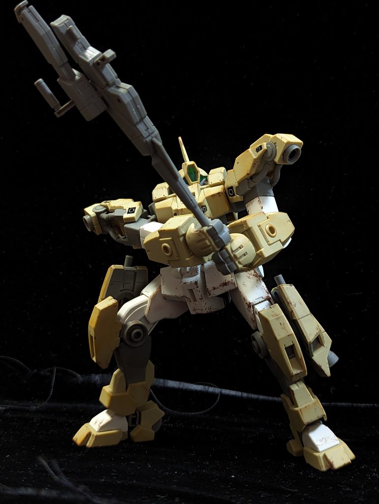 チュチュ先輩特有の銃の持ち方も完全再現。