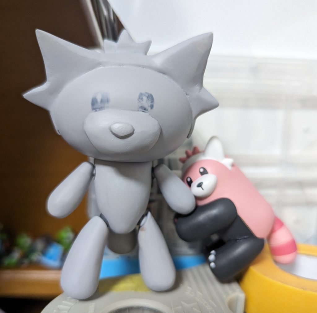 サフでチェックのときは、ワリとやるやんけワレェ!ってちょっとテンション上がってました。右側のはガチャのグッズです。配色の参考にしました。その割にはピンクが思ったより濃くなりました。調節難しいですね……。