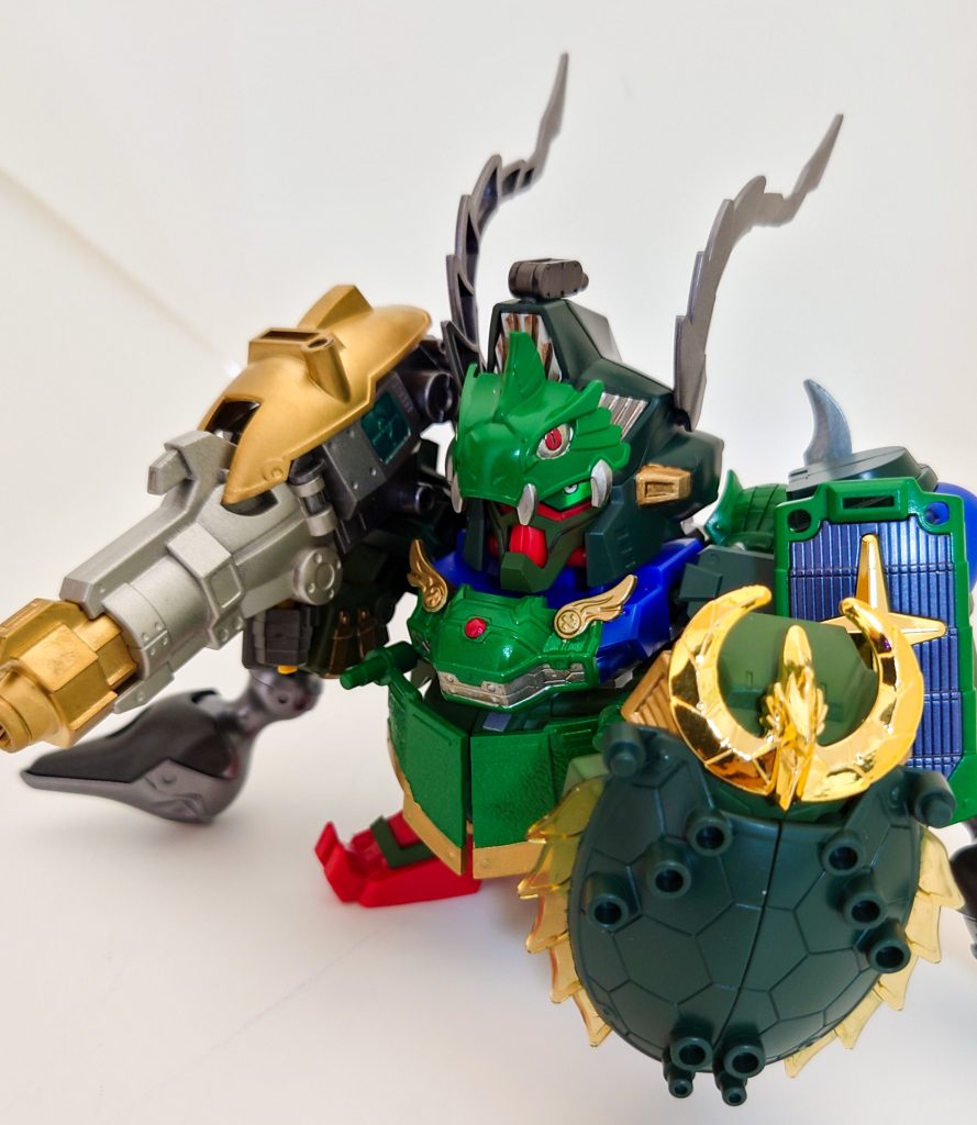 武器その3 大型シールドサイサリスのもう一つの特徴である大型シールドを玄武の甲羅をモチーフに改造してみました。