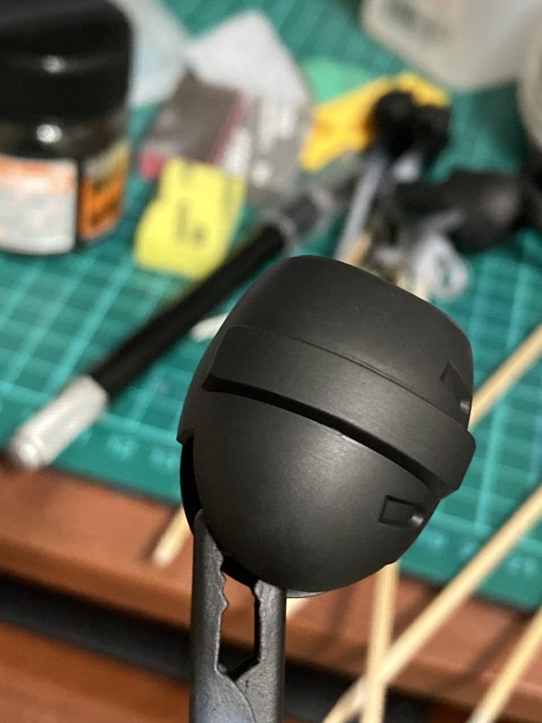 今回初めて黒サフ使ってみました!水性サーフェイサーブラック1000、いい質感になりますね