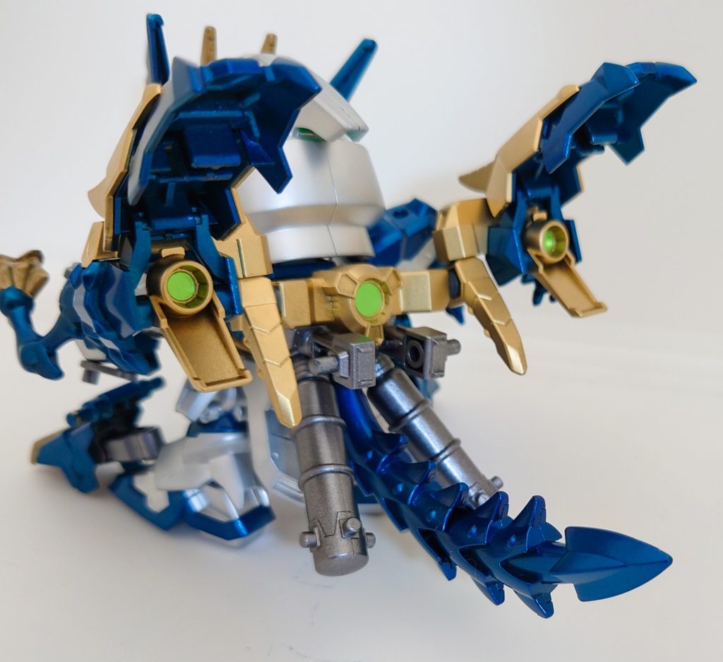 背面ヒートロッドの尻尾と大型スラスターがお気に入りです。