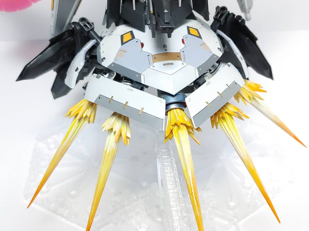 噴射エフェクトはハイライトを入れて表現。エフェクト含め、ほぼ筆塗りです。(マスキング作業苦手なだけ💧)