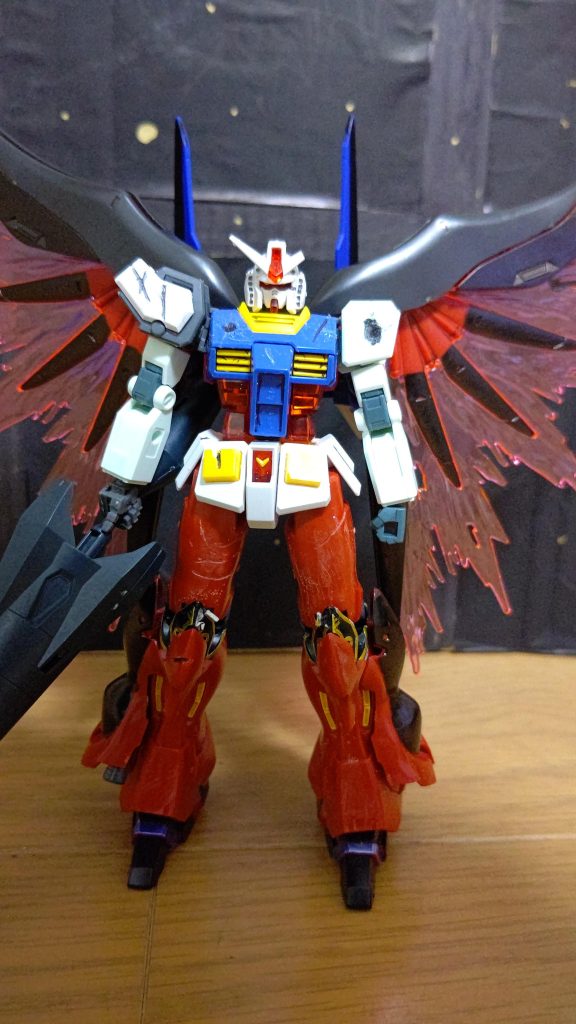 攻撃方法背部の翼の粒子を拡散して攻撃。超高速に移動して敵の攻撃を回避しながら近づき、ランスで突く。パイロット不明