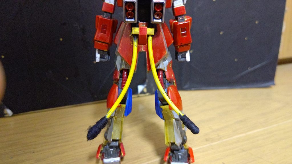 メンボーサーベルの使い方相手叩きつける。折り曲げ可能なのでブーメランみたいにして飛ばす。はたく。