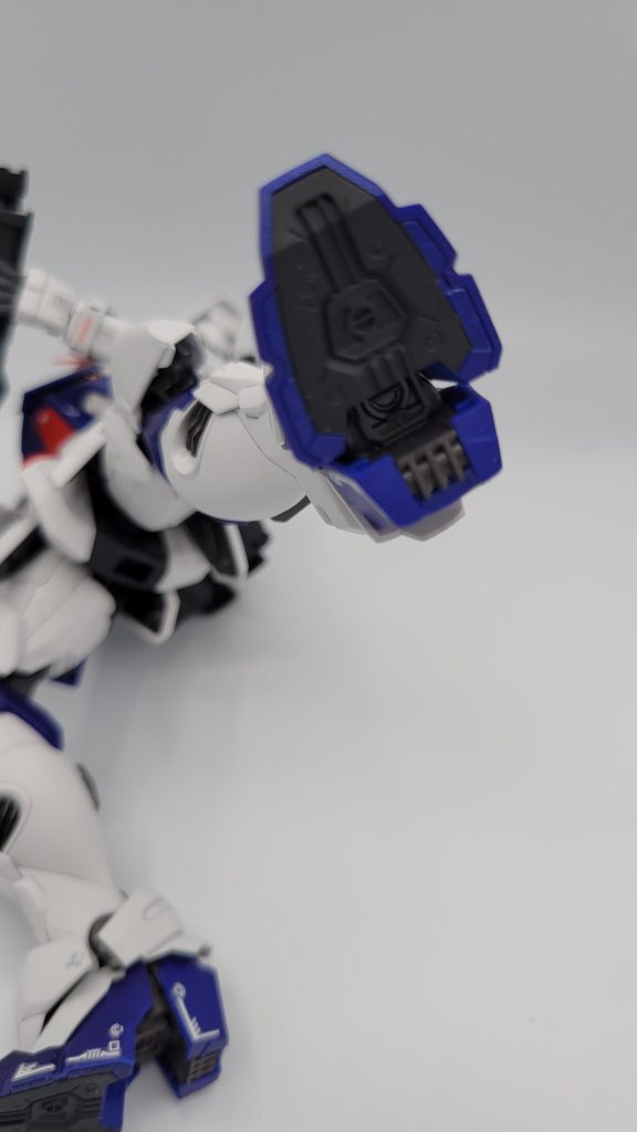 ほぼ見えない部分ではありますが、足裏はタイヤメーカーが出してる安いスニーカー感を目指して塗装してます。予想以上に目立たなくてやった甲斐は感じなかったですがw