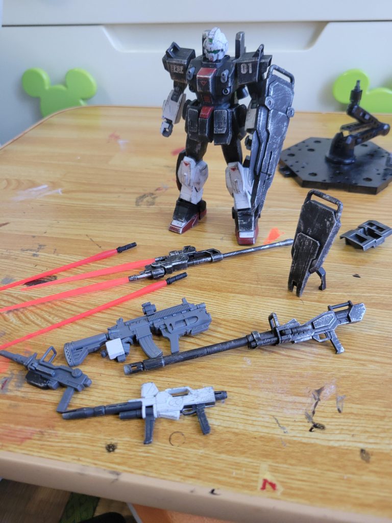 武装の説明です まず100mmマシンガン 陸戦型ガンダム用ビームライフル そしてBD1専用M4ライフル これは中近距離戦で活躍する武装です そして180mmキャノン そしてツインビームスピア ビームサーベル