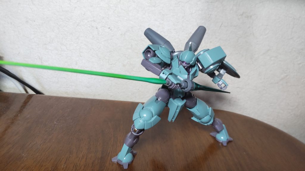 ランスの裏側にビームサーベルを取り付けました。