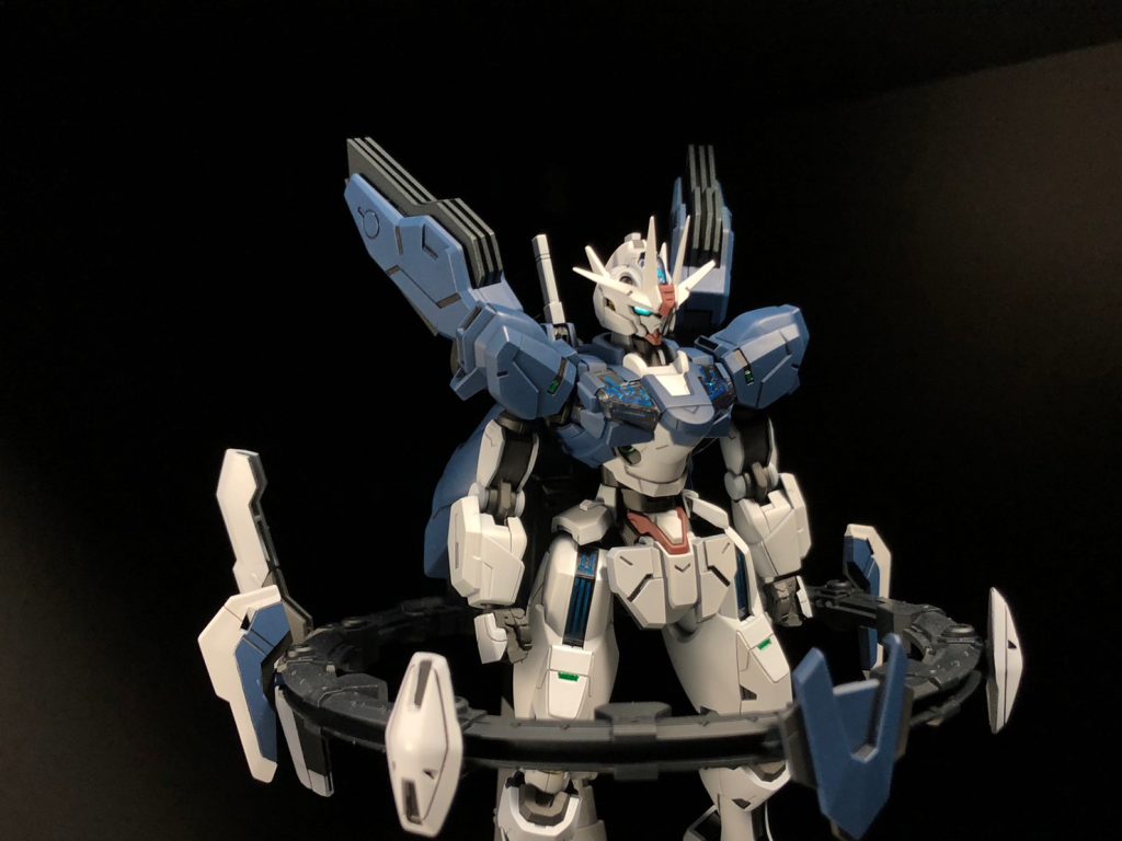 高スコア状態の再現にはホイルシールとプラバンを塗装して挑戦しています。(目立っていないですね。)拳は握手を切り詰めてそれっぽく。