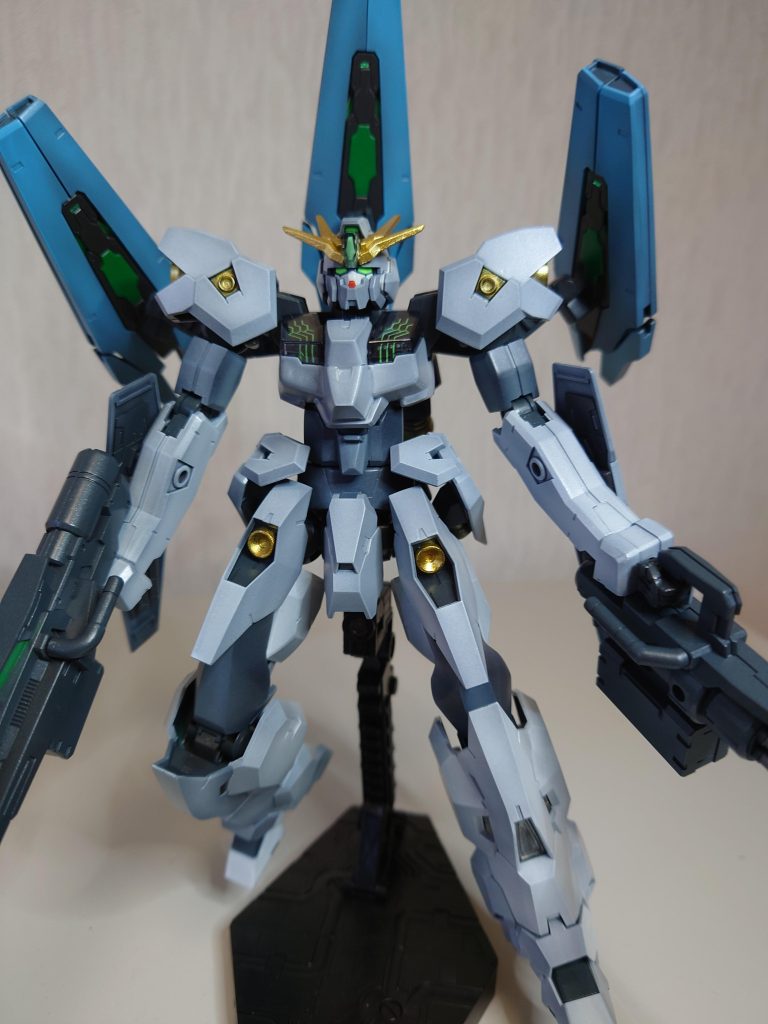 白のグラデーション初挑戦でしたが、ただのムラみたくなってしまいました。